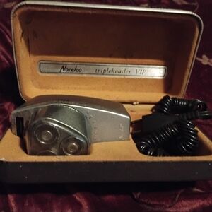 Norelco Vintage 1984 Tripleheader VIP Electric Shaver - Silver